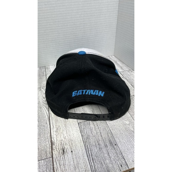 DC Comics Batman Snapback Hat - Big Face Mask Logo with Comic Under-Brim Print - Picture 5 of 5